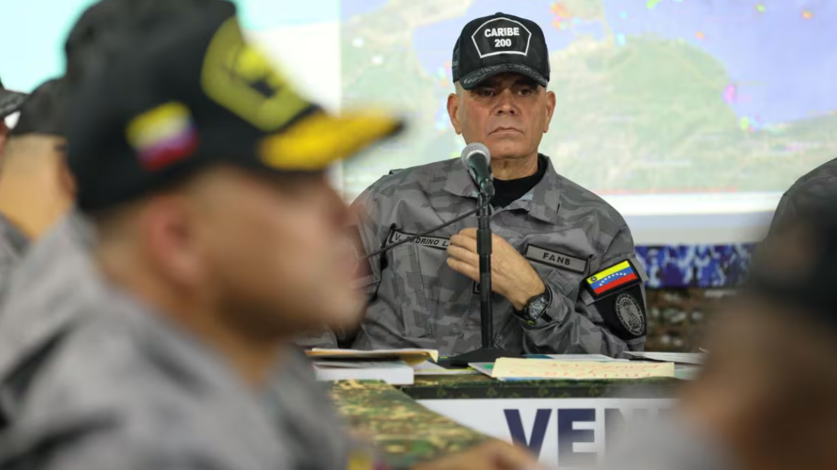 venezuela realiza maniobras militares en isla del caribe ante tensiones con ee uu web 46
