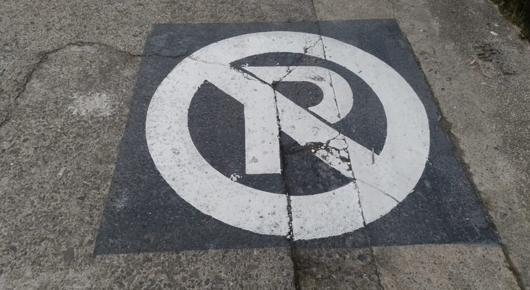 Alcalde de Guática aporta $376 millones y Asomur $5 millones, y recibe señales viales borrándose y en huecos 7 alcalde de guatica aporta 376 millones y asomur 5 millones y recibe senales viales borrandose y en huecos 1000029323 e1761766952418