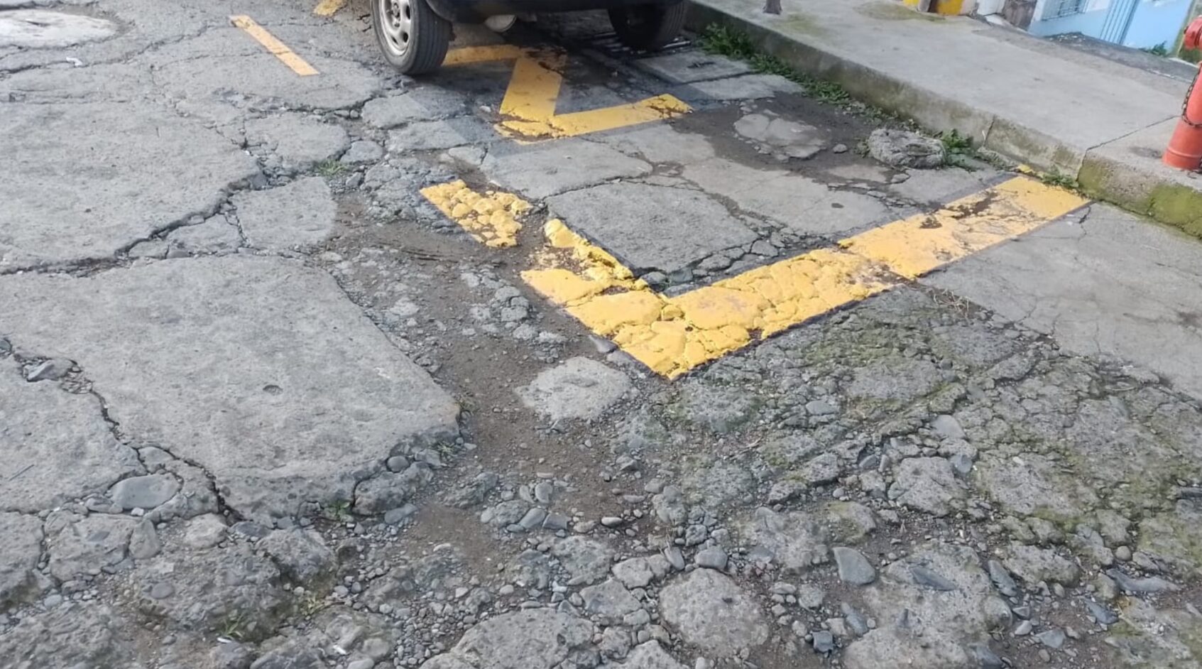 Alcalde de Guática aporta $376 millones y Asomur $5 millones, y recibe señales viales borrándose y en huecos 10 alcalde de guatica aporta 376 millones y asomur 5 millones y recibe senales viales borrandose y en huecos 1000029325 e1761767004585