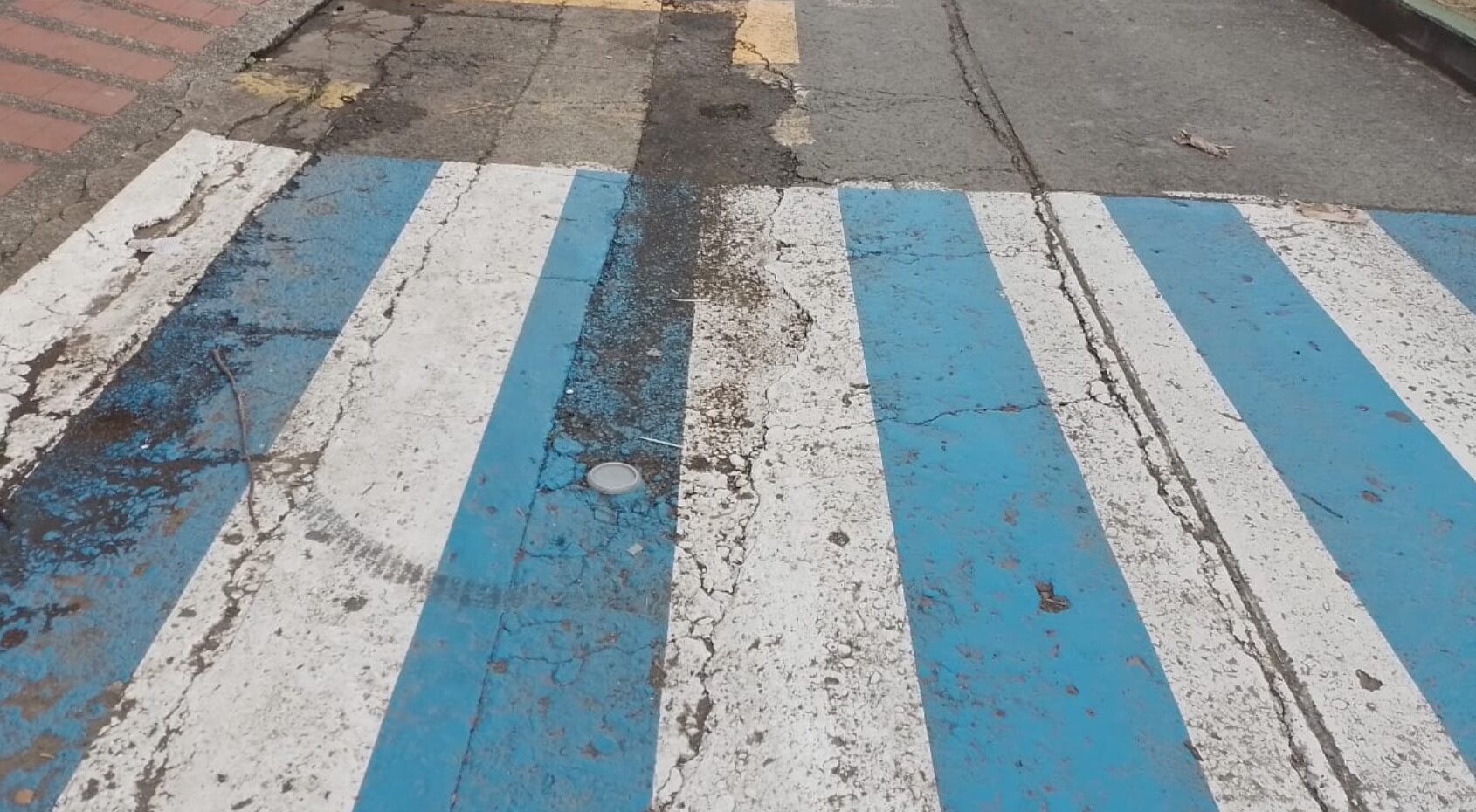 Alcalde de Guática aporta $376 millones y Asomur $5 millones, y recibe señales viales borrándose y en huecos 13 alcalde de guatica aporta 376 millones y asomur 5 millones y recibe senales viales borrandose y en huecos 1000029329 e1761767098346