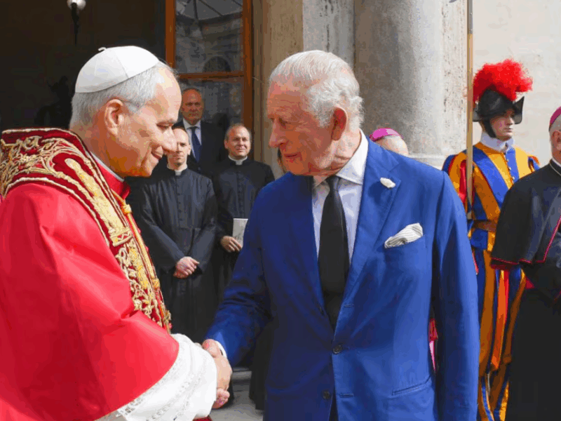 El rey Carlos III y el Papa León XIV protagonizan un histórico encuentro religioso en el Vaticano 33 El rey Carlos III y el Papa León XIV protagonizan un histórico encuentro religioso en el Vaticano