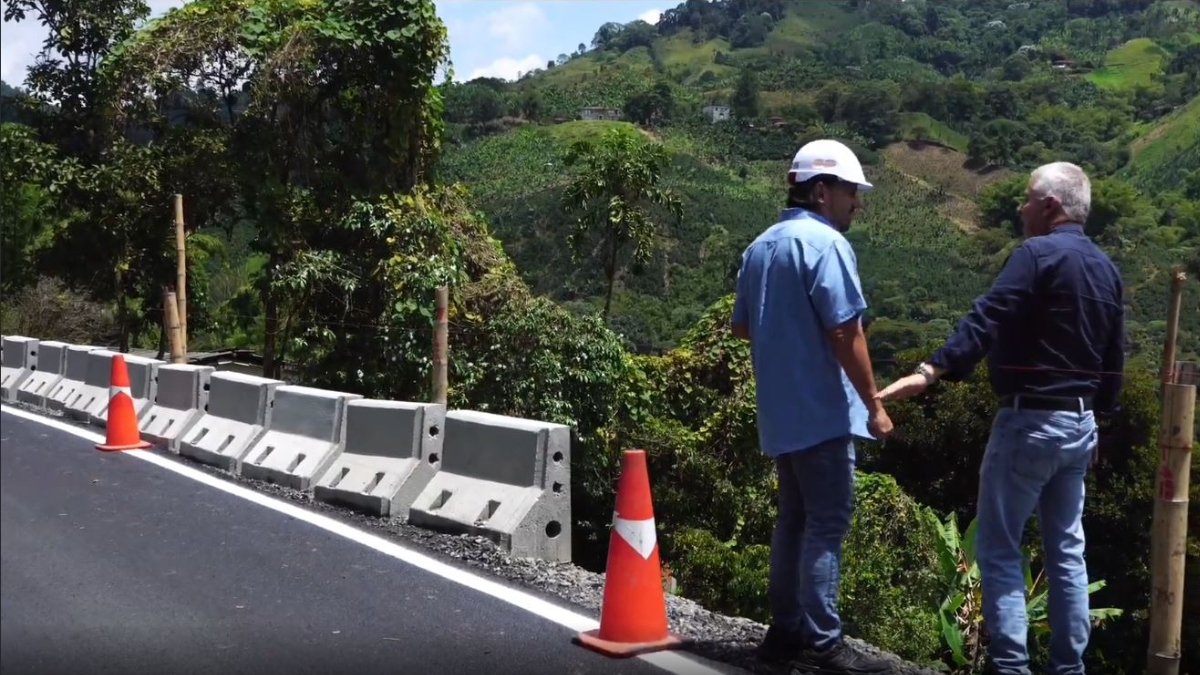 gobernacion de risaralda estabiliza punto critico en la via pereiramarsella con inversion de 5 mil millones copia de web 2025 10 13t200212.563
