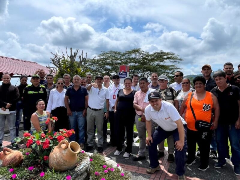 Productores de plátano de Combia Alta participaron del Día de Campo 8 Productores de plátano de Combia Alta participaron del Día de Campo