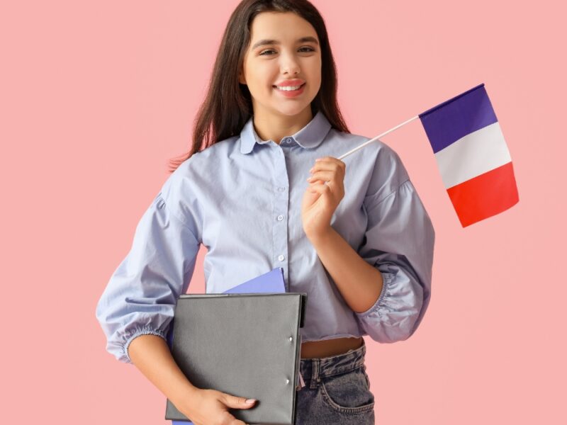 90 estudiantes reciben certificados en frances gracias a convenio con la embajada de francia copia de web 2025 11 20t234119.997