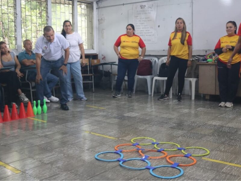 Alcaldía de Pereira fortalece la educación física con capacitación en «gamificación» en la IE Deogracias Cardona