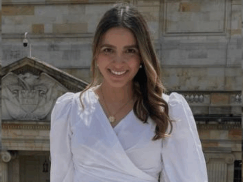 Pereirana Valeria Cárdenas Arias obtiene grado en Oxford con Mérito Académico y Distinción de Tesis