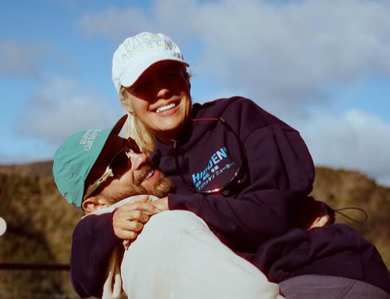 El misterio del romance Karol G–Feid: fans analizan las pruebas de una posible ruptura 1 el misterio del romance karol gfeid fans analizan las pruebas de una posible ruptura captura de pantalla 2025 11 06 181637