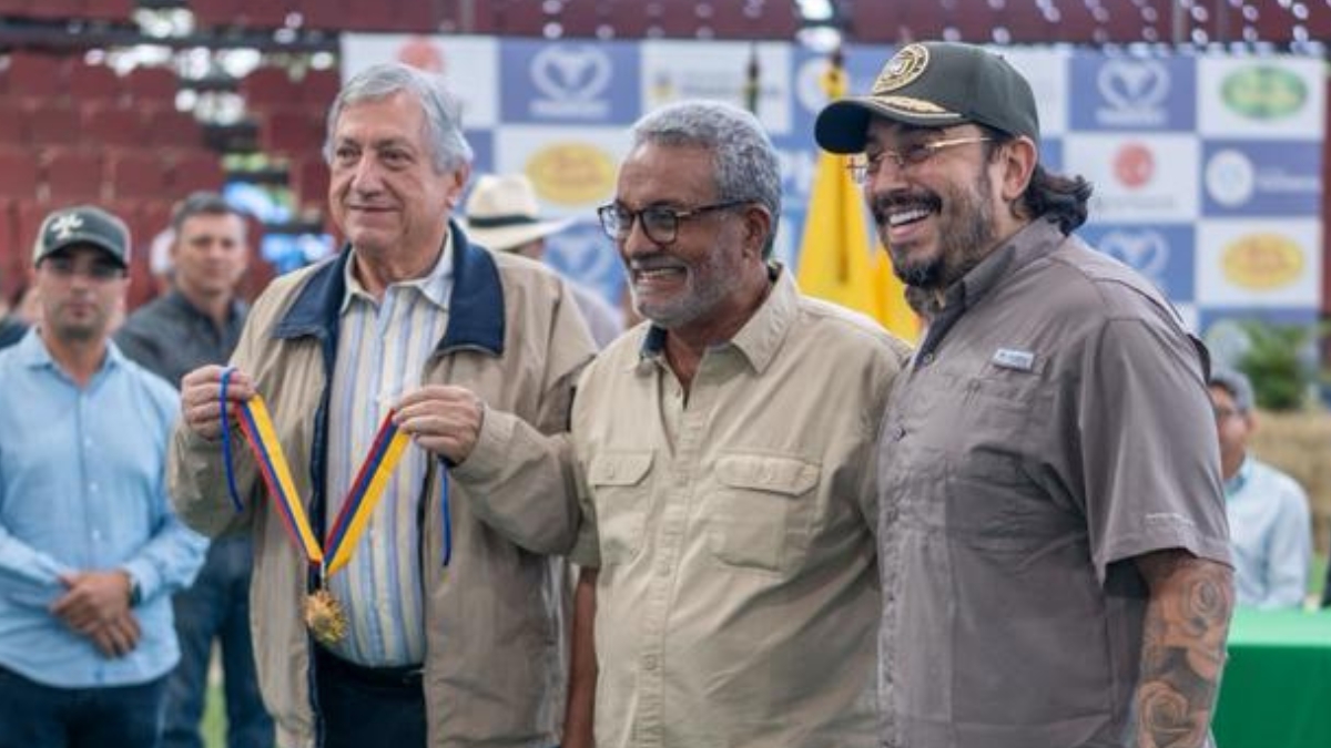 Éxito rotundo y ventas que superan los $4.500 millones dejó el primer bloque de la Feria Nacional Cebú 2025 1 exito rotundo y ventas que superan los 4 500 millones dejo el primer bloque de la feria nacional cebu 2025 copia de web 2025 11 20t195455.078