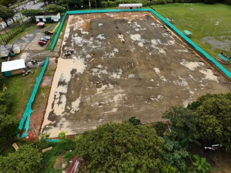 gobernador juan diego patino impulsa la transformacion social y deportiva con nueva cancha sintetica copia de web 2025 11 04t180059.495