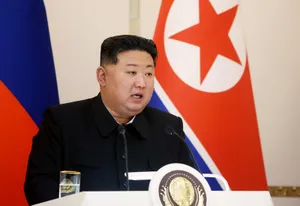 Inteligencia surcoreana advierte: el régimen de Kim Jong-un tiene todo preparado para una nueva detonación atómica 1 inteligencia surcoreana advierte el regimen de kim jong un tiene todo preparado para una nueva detonacion atomica north korean supreme leader kim jong un speaks during press conference june 19 2024