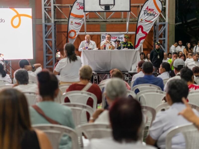 Habitantes y familias de Ferrocarril en Pereira, agradecidos por cumplimiento de compromisos del Alcalde en su comuna
