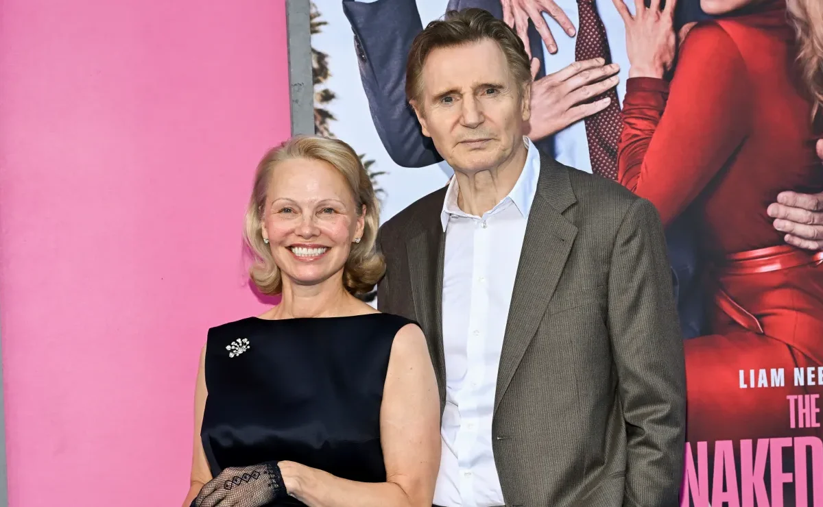 la futura senora neeson pamela anderson revela su semana intima con liam neeson pamela anderson