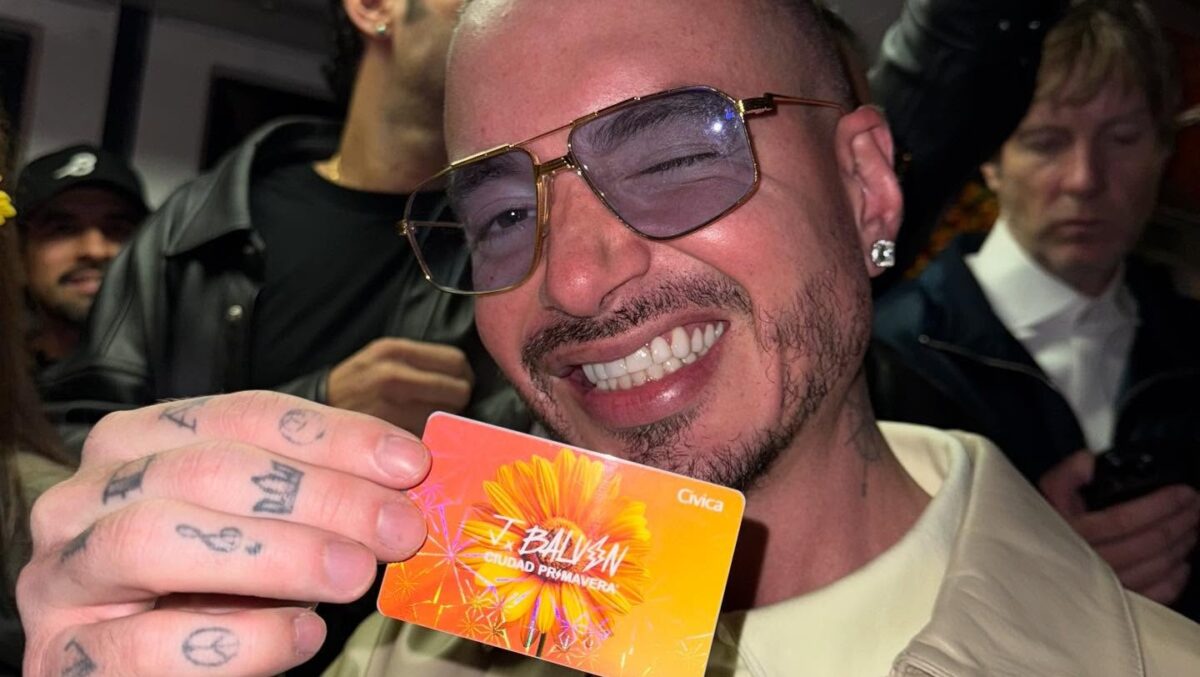 veia todo negro j balvin confeso que estuvo a punto de sufrir un infarto durante un concierto en medellin lol