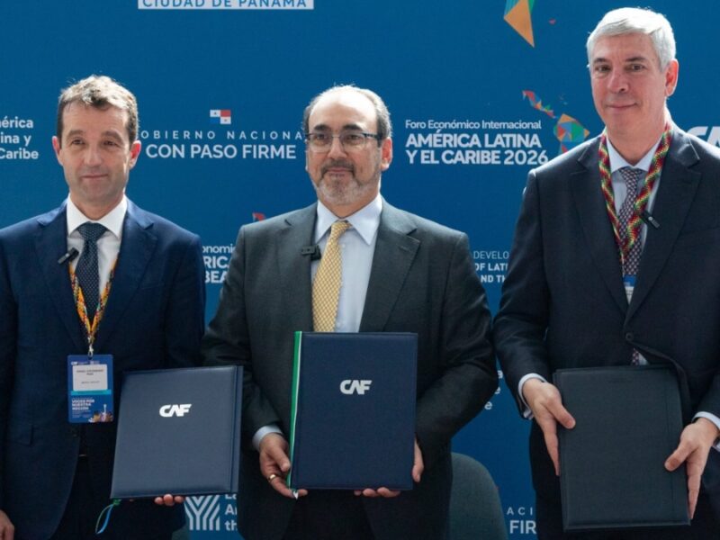 Colombia hace presencia en el Foro Económico del CAF con la llegada de Petro a Panamá