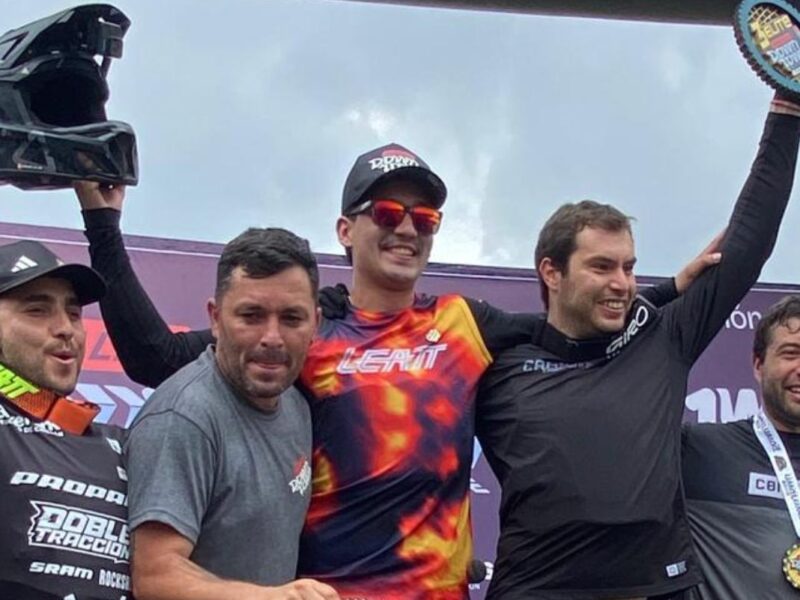 El Downhill Urbano de Manizales vuelve a teñirse de tricolor con triunfo de Camilo Sánchez