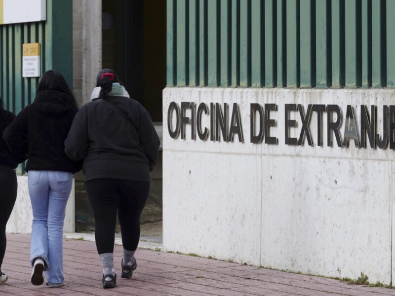 España aprueba regularización extraordinaria para migrantes