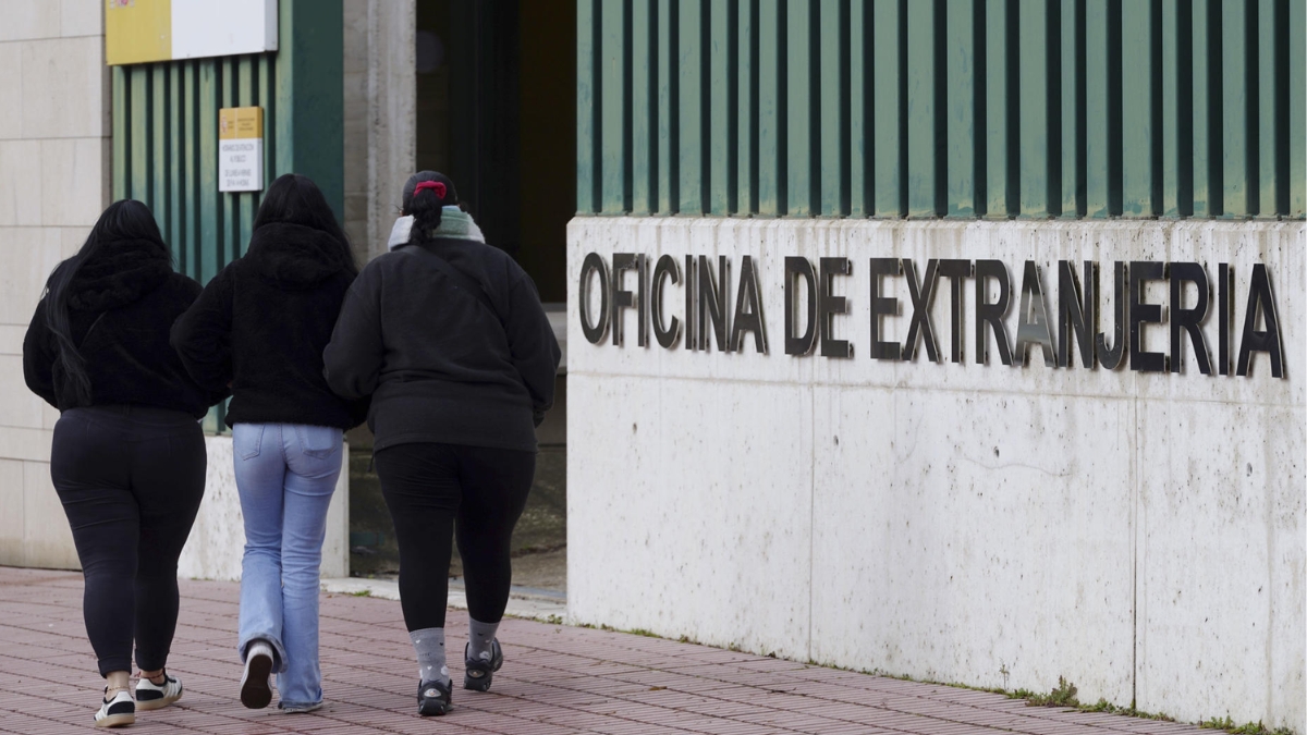 España aprueba regularización extraordinaria para migrantes 1 espana aprueba regularizacion extraordinaria para migrantes migracion espana