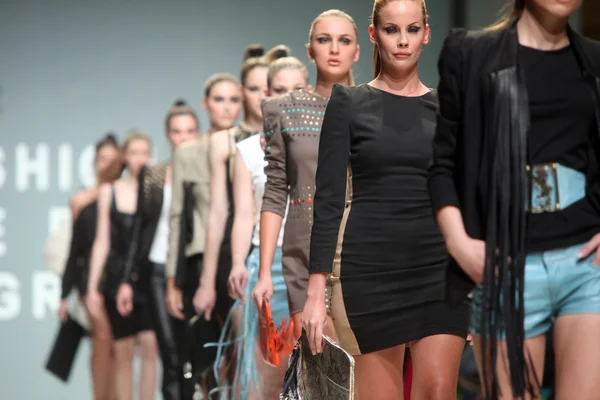 Industria de la moda colombiana resiste la desaceleración global y cierra 2025 al alza 1 industria de la moda colombiana resiste la desaceleracion global y cierra 2025 al alza depositphotos 10670628 stock photo zagreb fashion week