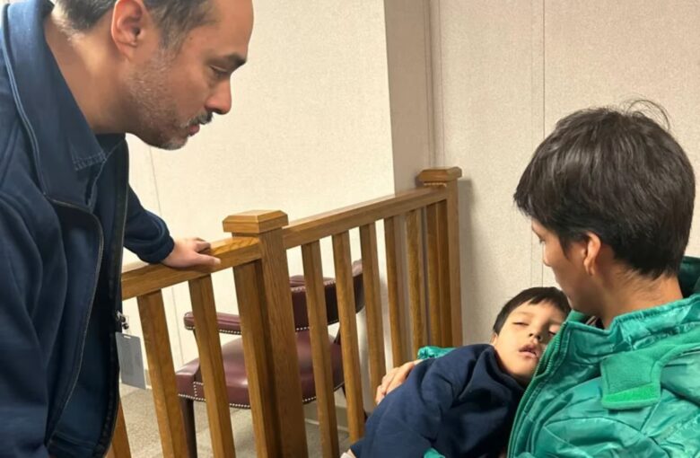 juez federal ordena liberar a liam conejo ramos el nino de 5 anos detenido por ice junto a su padre cnn