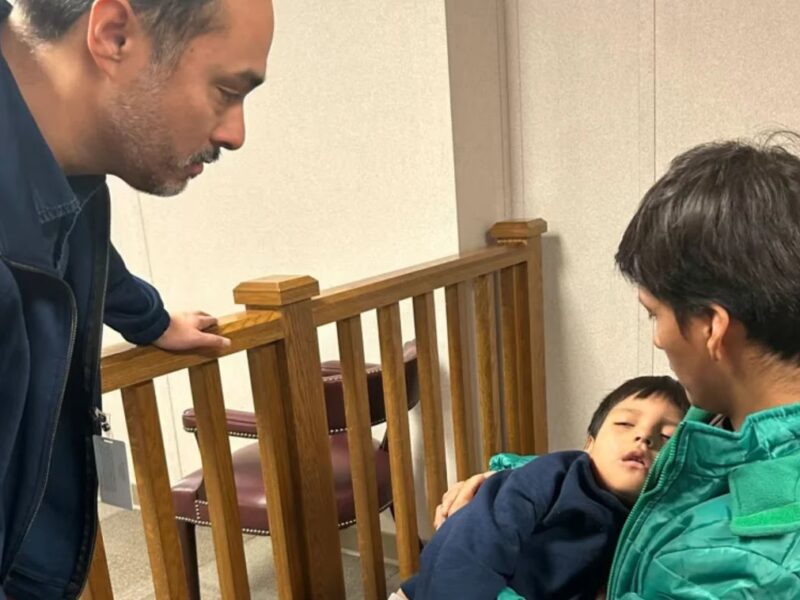 Juez federal ordena liberar a Liam Conejo Ramos, el niño de 5 años detenido por ICE junto a su padre