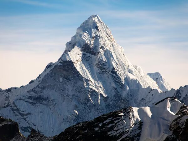 La medida ecológica que no funcionó: el Everest acumula más basura que nunca