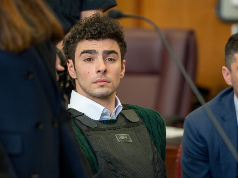 Luigi Mangione queda fuera de la pena de muerte tras decisión judicial en EE. UU.