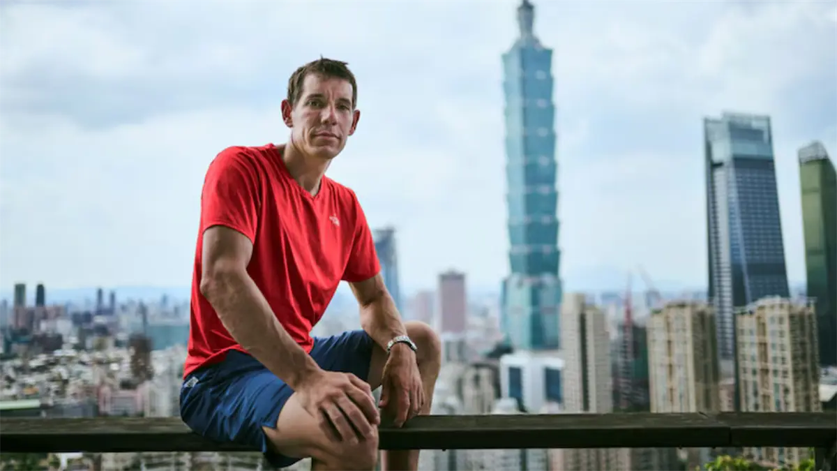 sin cuerdas y sin margen de error alex honnold escala el iconico taipei 101 alex honnold el escalador libre conquistara el taipei 101 c12f8964 focus min0.22 0.52 1200 675