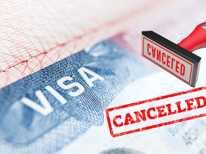 EE.UU. detiene trámites de visado para ciudadanos de 75 países