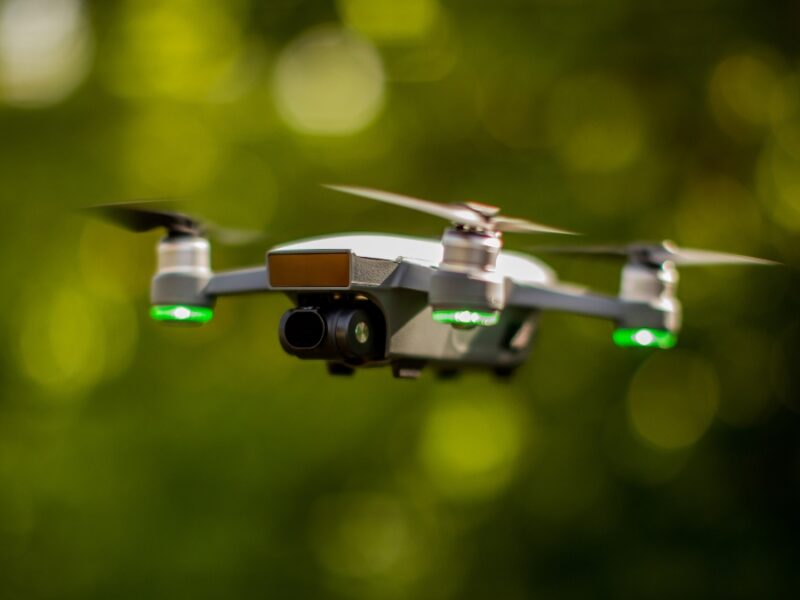 Ataque con dron deja tres civiles sin vida en medio de confrontación armada en Antioquia