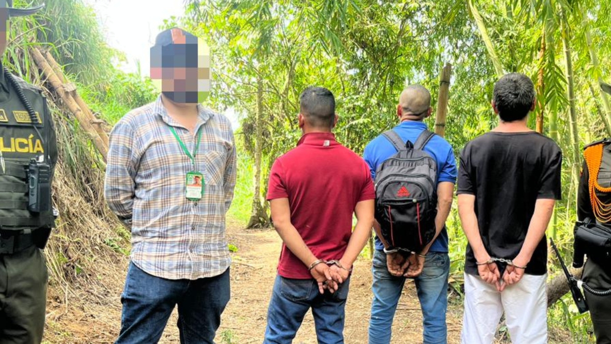 carder y policia de carabineros suspenden ocupaciones ilegales en zona protectora de la quebrada san jose portadas clp web 88