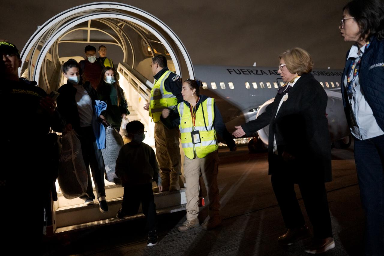 colombia recibio a 110 ciudadanos deportados desde estados unidos en nuevo vuelo humanitario image 1