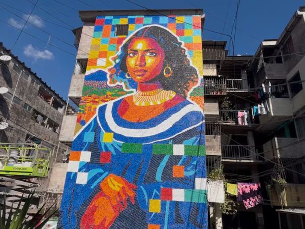 “La Gioconda salvadoreña”: arte y reciclaje en el mural más alto del mundo