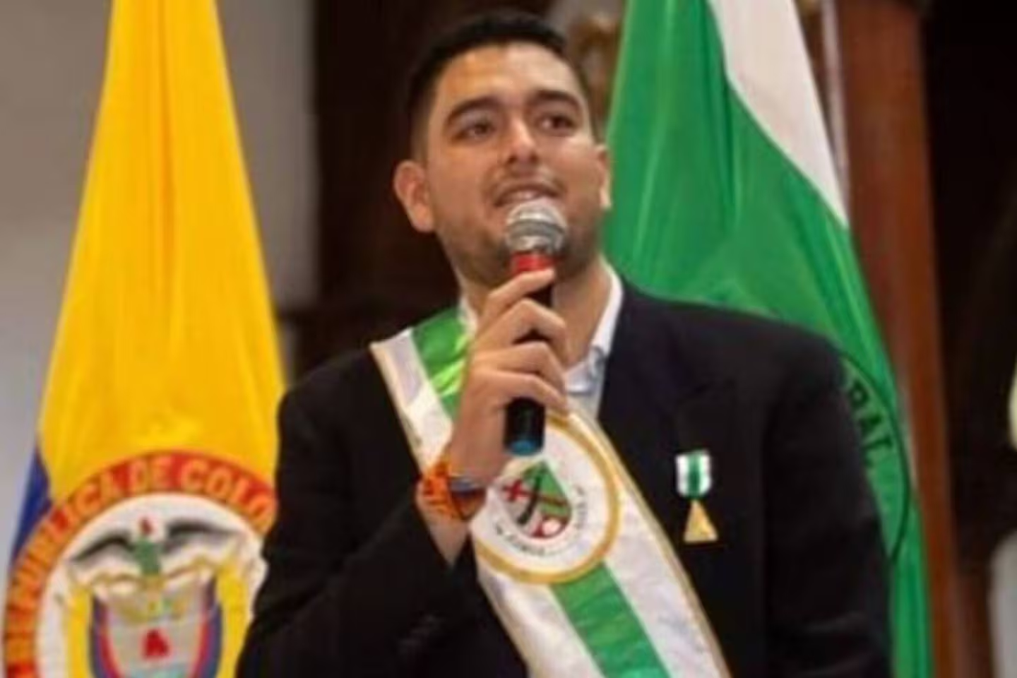 rodrigo toro y paulo gomez partido verde gestion gris image 2