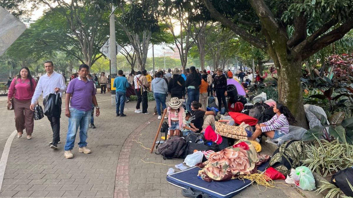 Indígenas bloquean accesos a La Alpujarra en Medellín para exigir diálogo con la Gobernación 1 borrador automatico indigenas alpujarra web