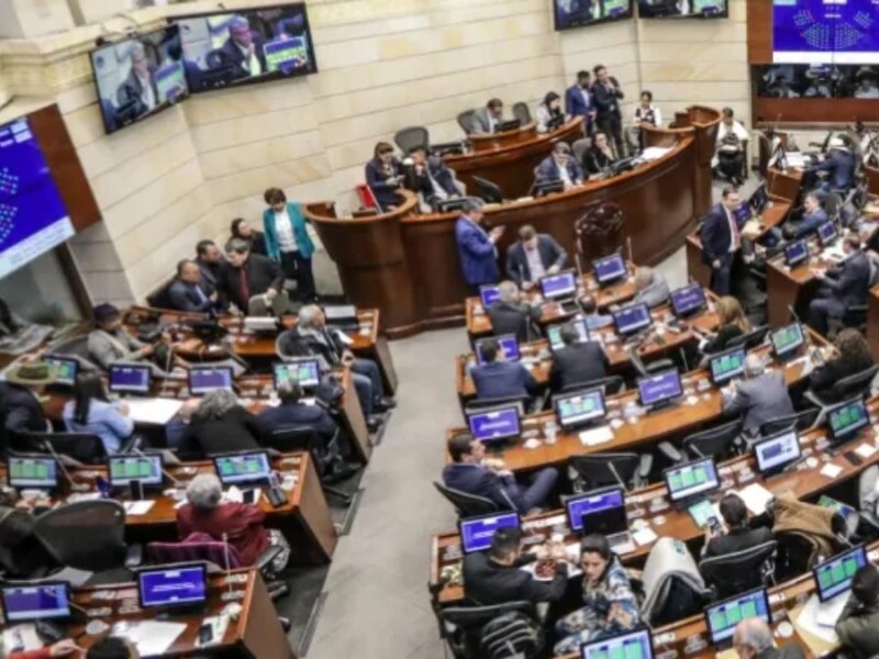 Congreso da luz verde a la controvertida ley de sometimiento del Gobierno