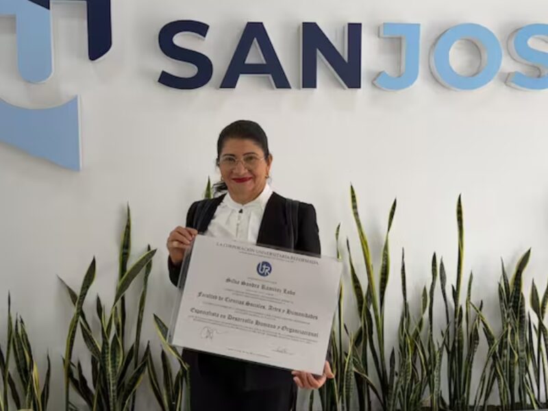 Cuestionan título de posgrado otorgado a Sandra Ramírez por la Universidad San José