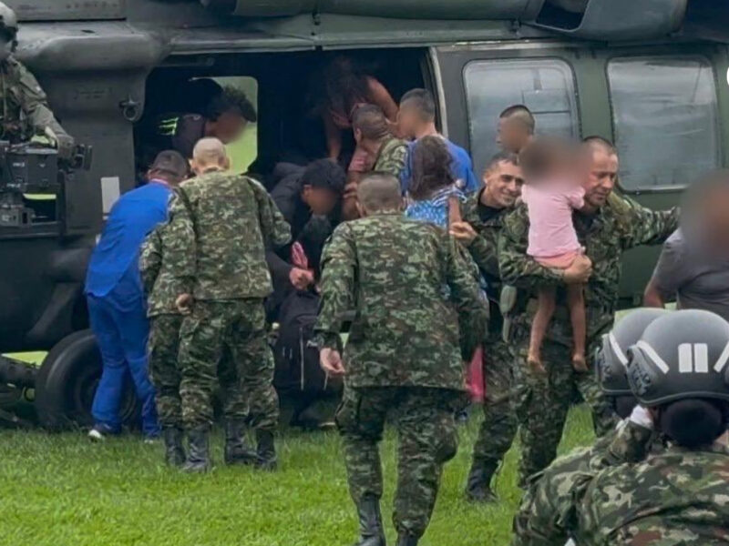 ejercito rescata a cinco menores desaparecidos en la selva del caqueta pagina web 20260331 165427 0000