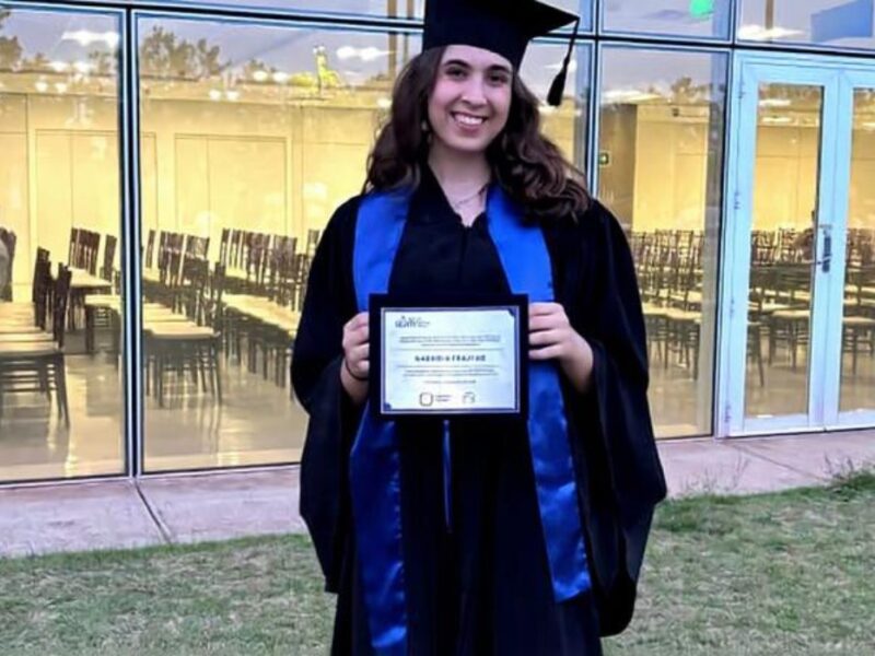 Estudiante brasileña de 20 años triunfa en concurso mundial de biología cuántica
