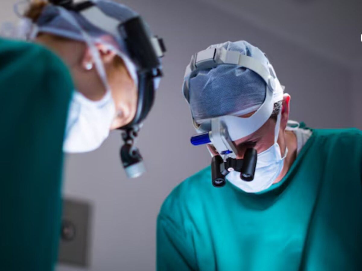 Qué es la cirugía robótica y por qué está revolucionando los hospitales en Colombia