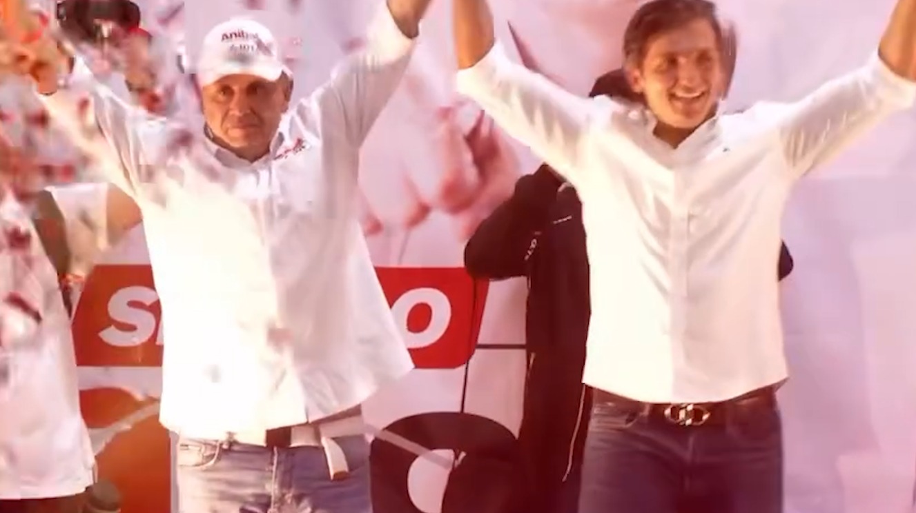 rodrigo toro un politico tradicional vestido de alternativo whatsapp image 2026 03 07 at 5.15.30 pm 3