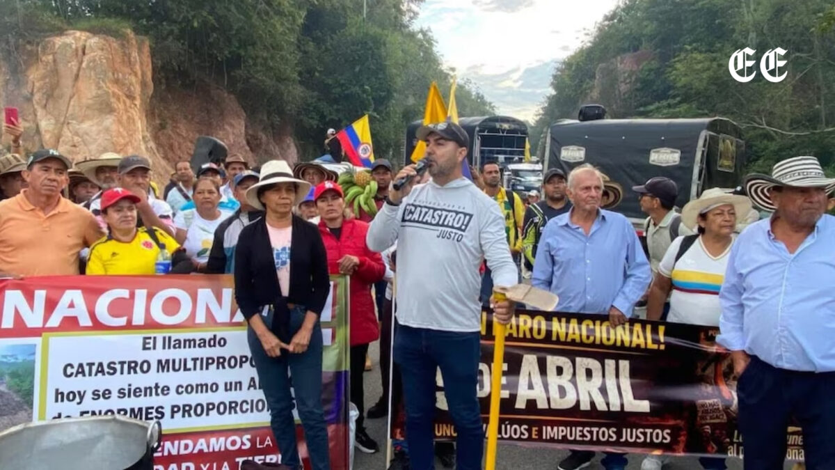 Bloqueos y tensión en varias regiones por aumento del impuesto predial 1 bloqueos y tension en varias regiones por aumento del impuesto predial paro por predial