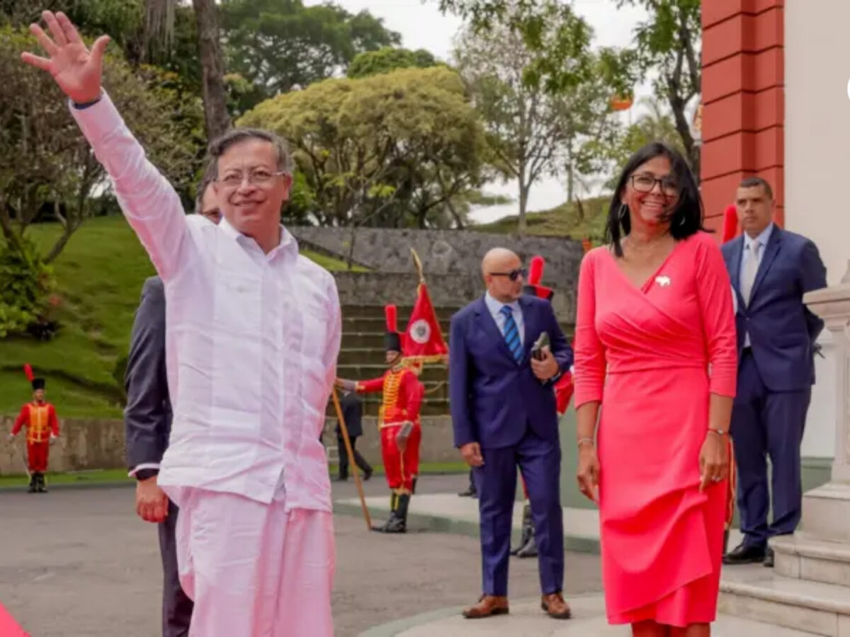 Reunión clave entre Gustavo Petro y Delcy Rodríguez para la paz y la seguridad fronteriza