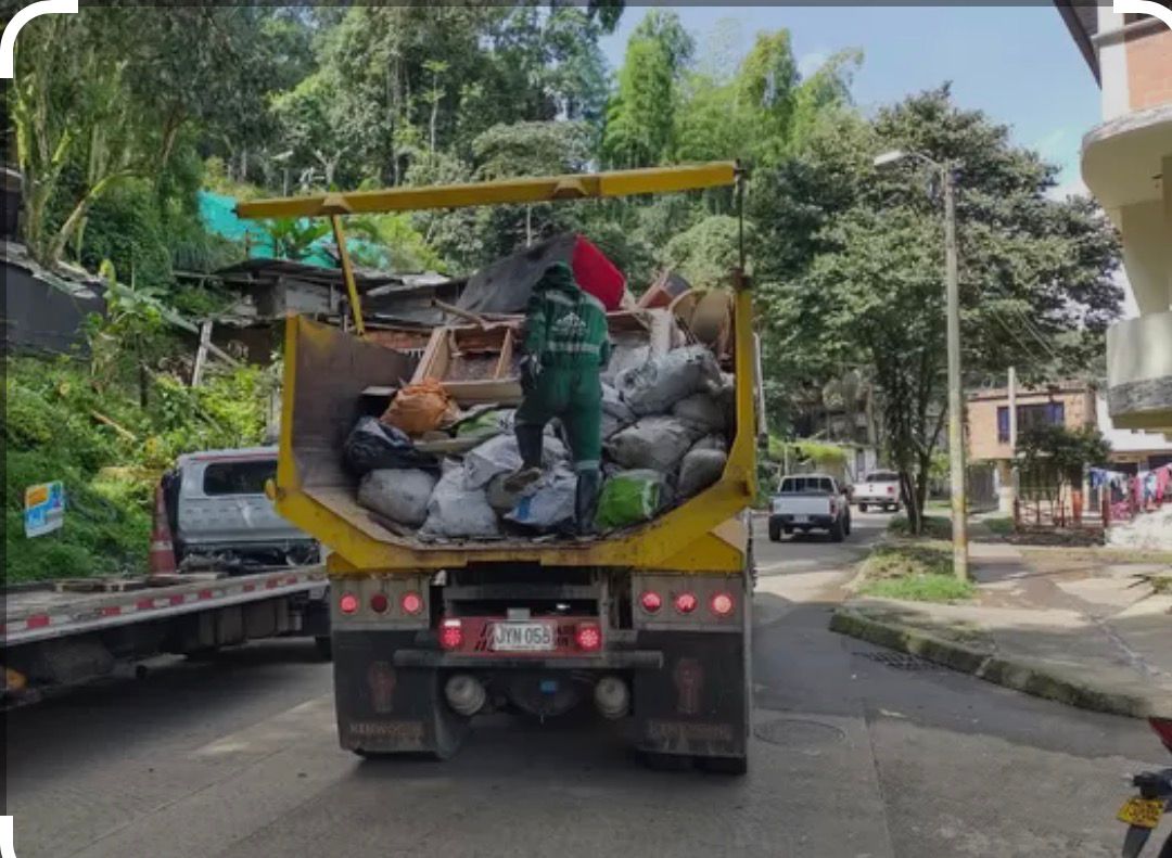 el alcalde de pereira nos escucho y va a liquidar el contrato con atesa por incumplido whatsapp image 2026 04 09 at 17.10.39