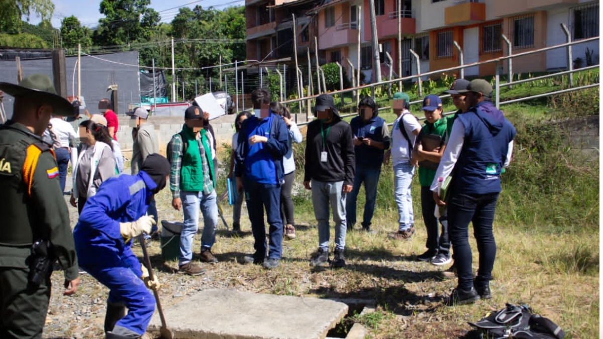 medidas preventivas por vertimientos de aguas residuales en quebrada del municipio industrial portadas clp web 12