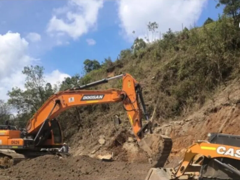 paralisis de obras en la via panamericana por amenazas de grupos armados via panamericana