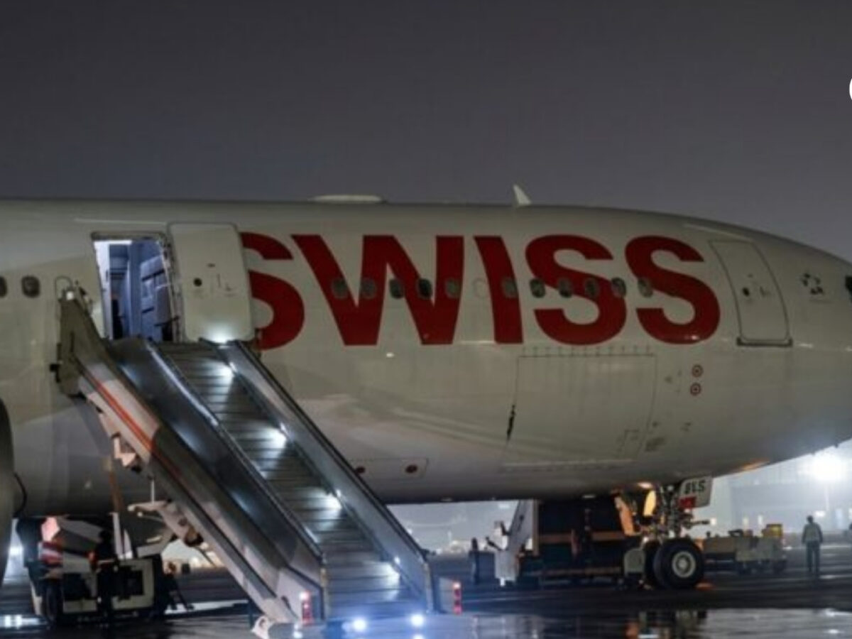 Pasajeros de avión viven emergencia aérea por incendio de motor en pleno despegue
