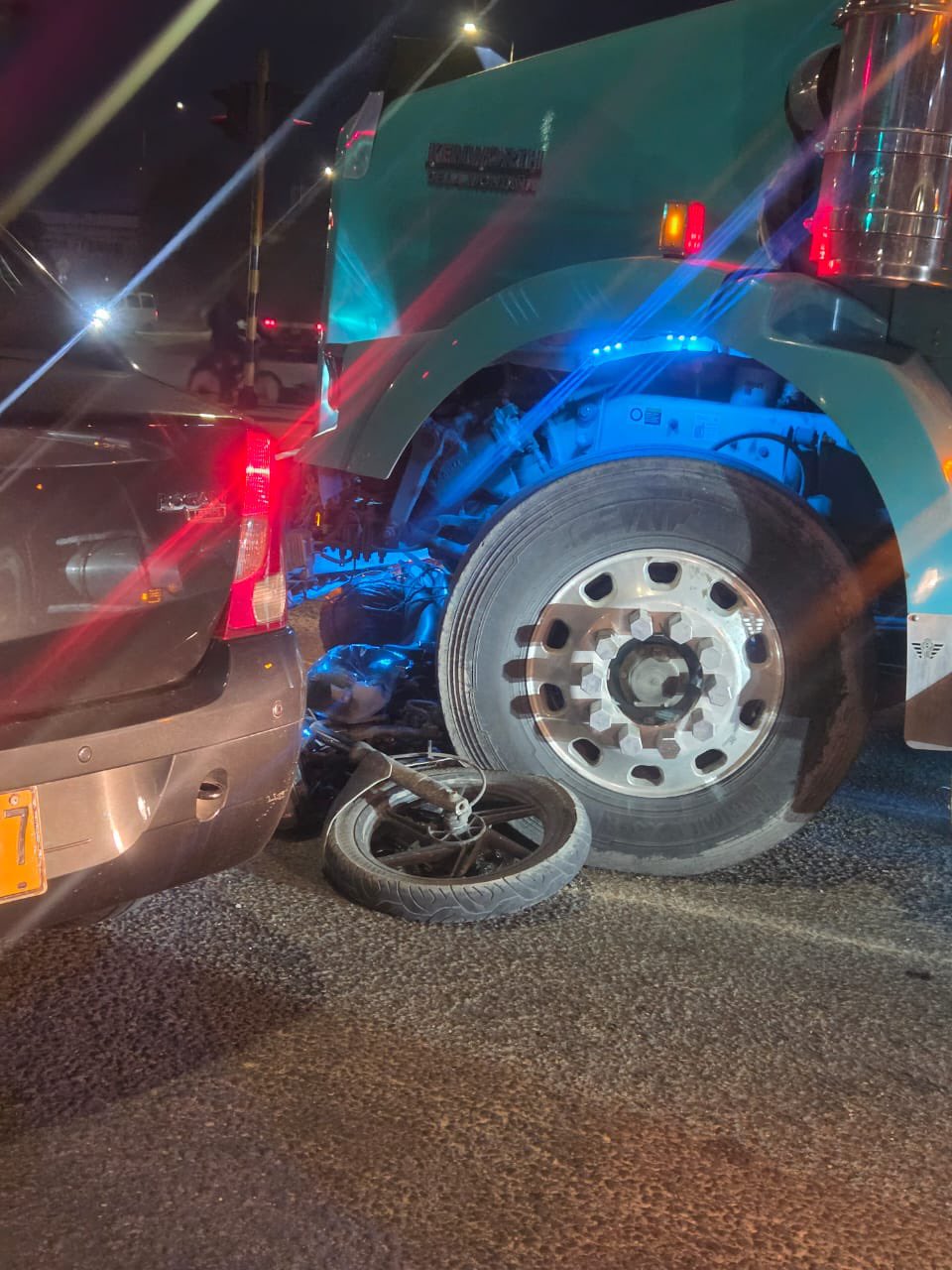 Accidente vial en la Calle 13 genera colapso masivo en la movilidad del occidente de Bogotá 3 accidente vial en la calle 13 genera colapso masivo en la movilidad del occidente de bogota hi1yob