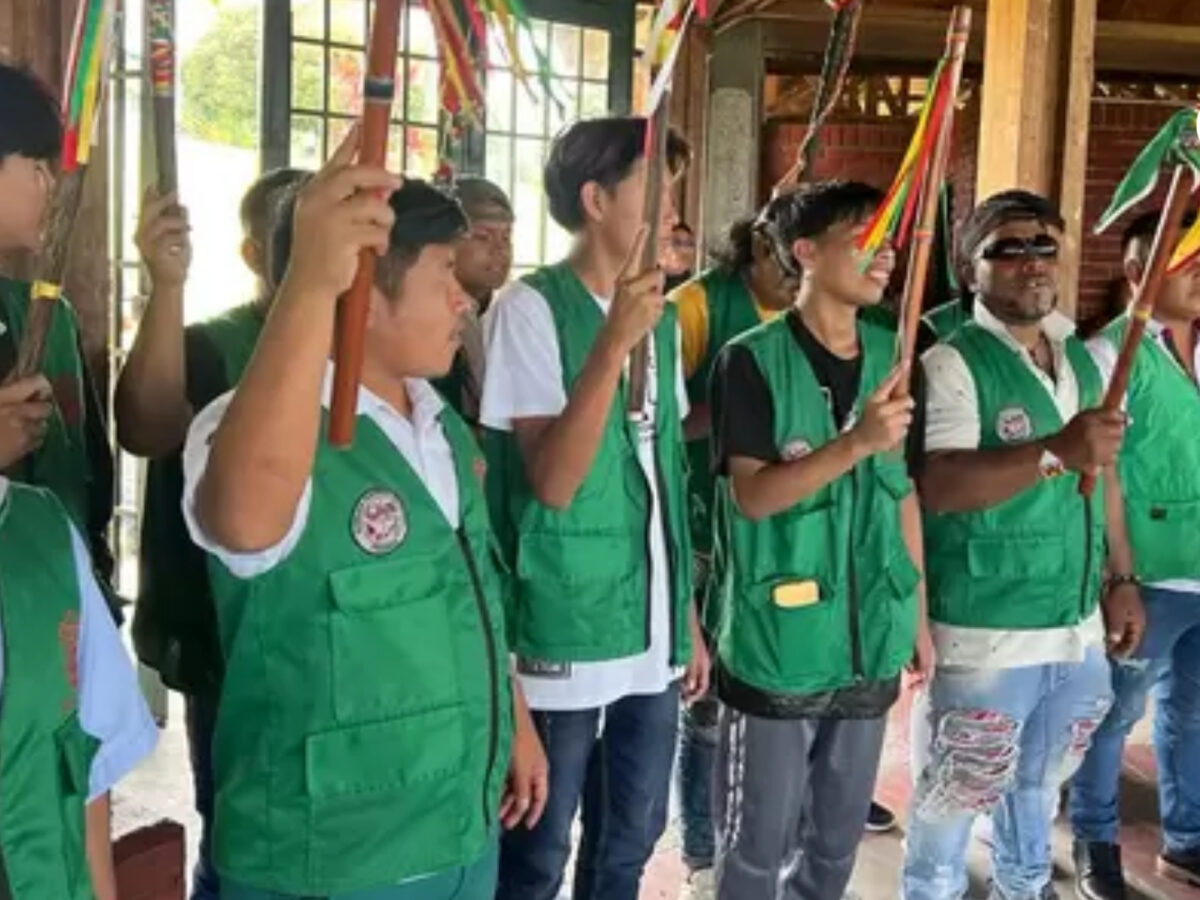 Bloqueo en el centro de Pereira por presencia de comunidad indígena