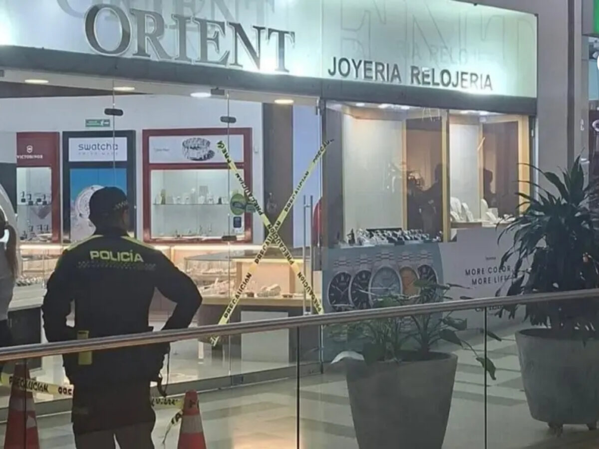 Millonario robo en una joyería de Pereira se ejecutó en solo 20 segundos
