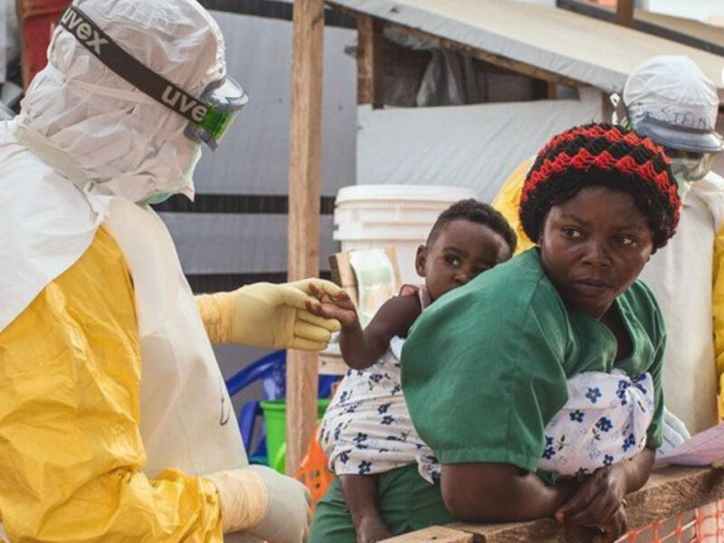 la oms declara la emergencia sanitaria internacional ante el rapido avance del ebola en africa ebola unicef